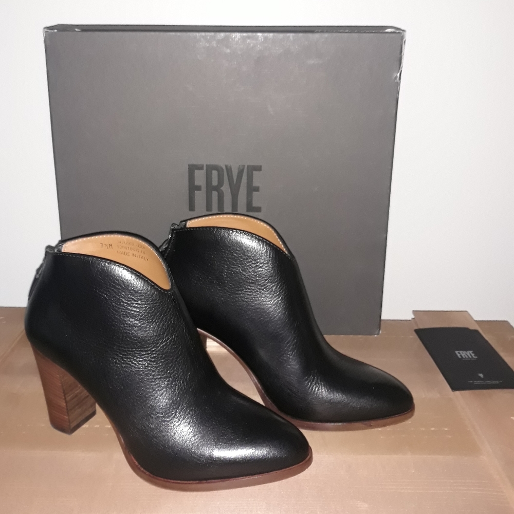 Frye June black leather shootie